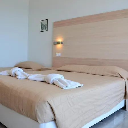 Golden Alexandros Hotell